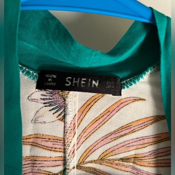 Cover up - Picture 2 of 4